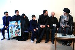 دیدار خانواده جانباز شهید رجب محمدزاده با رهبر معظم انقلاب