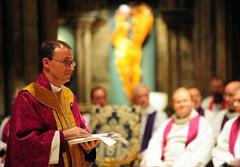 اعتراف به همجنس‌گرایی  اسقف انگلیسی + عکس