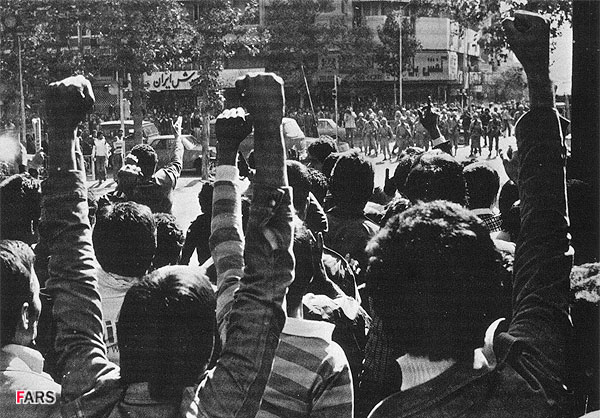 پخش فیلم کشتار دانشجویان ، عامل استعفای ناصرالدین شاه!
