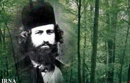 پنج قطعه تمبر نفیس از دوران حیات میراز کوچک خان جنگلی در موزه آستان قدس وجود دارد