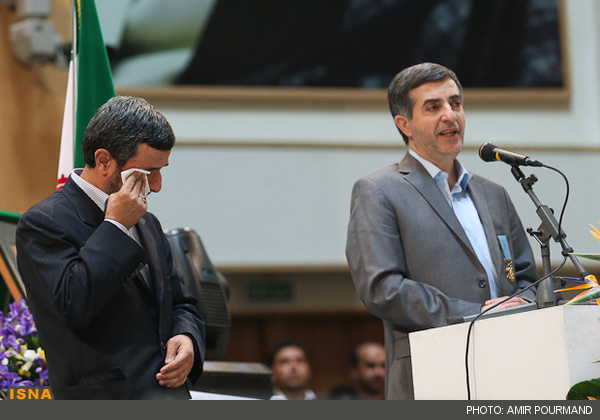 شکل گیری جریان انحرافی جدید حول احمدی نژاد/ کنار رفتن تبلیغاتی دویار احمدی نژاد تا انتخابات/ مشکل خود احمدی نژاد بود نه مشایی وبقایی