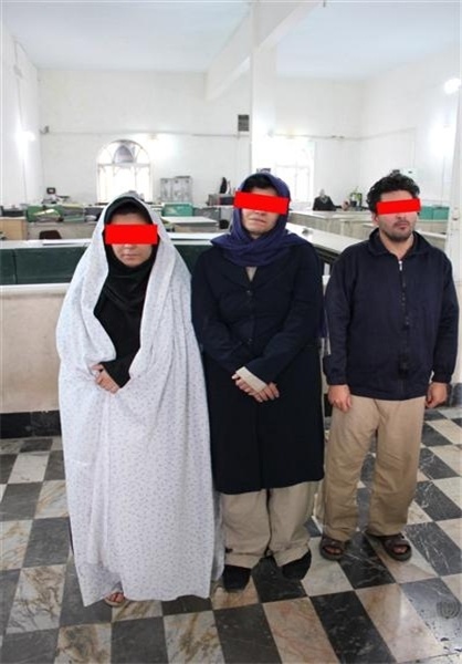 محکومیت یک ایرانی در استرالیا/بازداشت قاتل شیشه ای در گیلان/برخورد بیل مکانیکی با شبکه گاز در مشهد