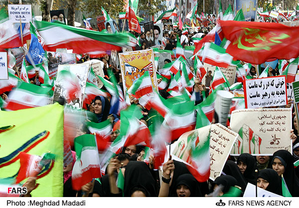 سرمشق دانش آموزان ایرانی در مبارزه با استکبار جهانی