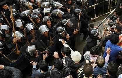 آینده انقلاب در گرو مشارکت یا تحریم انتخابات