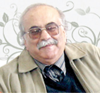 دست بوسی پسر 9 ساله پادشاه مراکش!