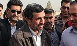 احمدی نژاد در آسانسور گیر کرد