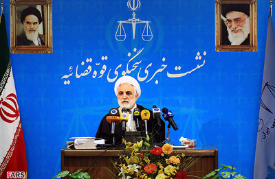کشف مدارک جدید در پرونده فساد مالی/بازداشت مدیرکل حراست بانک مرکزی/صدور حکم برای رئیس هلال احمر/لغو مجوز دو بانک/