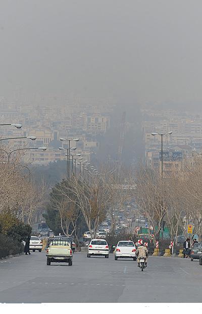 بحران آلودگی هوای اصفهان/سهم 16 درصدی سوخت مازوت نیروگاهها در آلودگی
