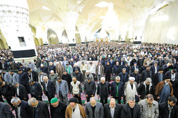 امام جمعه مشهد: دشمنان در صدد کمرنگ کردن حضور مردم در انتخابات هستند
