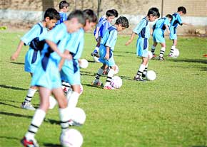 مدرسه فوتبال آستان قدس رضوی از استانداردترین و مجهزترین مدارس فوتبال ایران است
