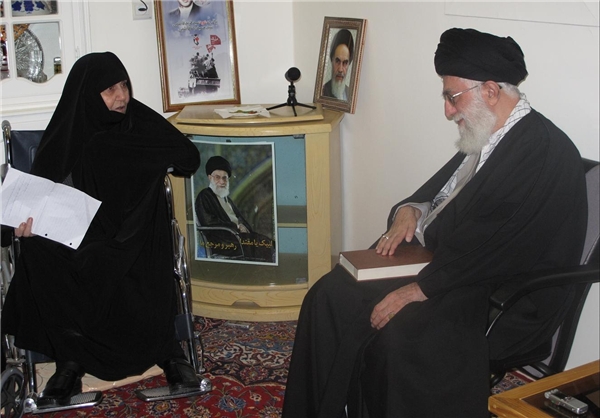 ماجرای آن تسبیح سبز رنگ قدیمی که مادر شهید به آقا هدیه کرد