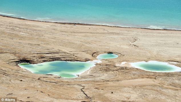 خشک شدن تدریجی دریای مرده + تصاویر