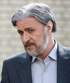 اشکالی ندارد که یک نفر پول بدهد و نقش اول را بگیرد