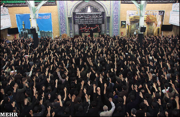 برهنه شدن در عزاداری از نگاه مراجع