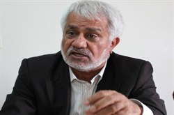 یارانه نقدی کارمندان دولت قطع شود/احمدی‌نژاد به خاطر آینده انتخاباتی یارانش به اقتصاد نگاه سیاسی داشت