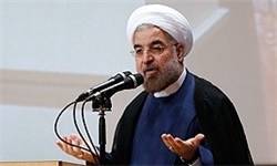 روحانی: با وجود نیروهای مسلح همچنان عزت و ایستادگی را با تمام وجود حس می‌کنیم
