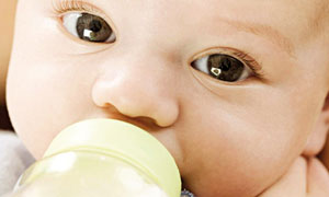 آداب شیر دادن به نوزاد در آموزه های دینی
