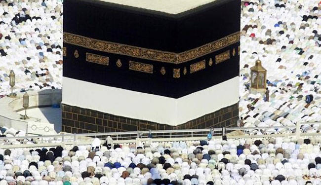 چرا امامان با پای پیاده به حج می‌رفتند؟
