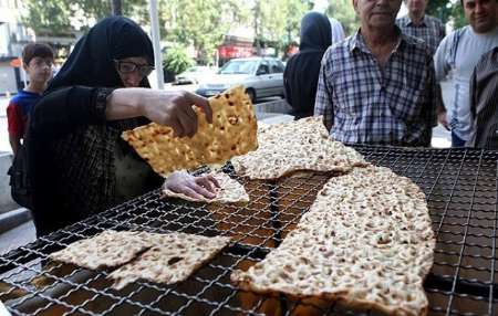 زمزمه های گرانی نان بعد از تعطیلات/ سنگک 1500 تومان / ارایه کارت نان 10 هزار تومانی به مردم