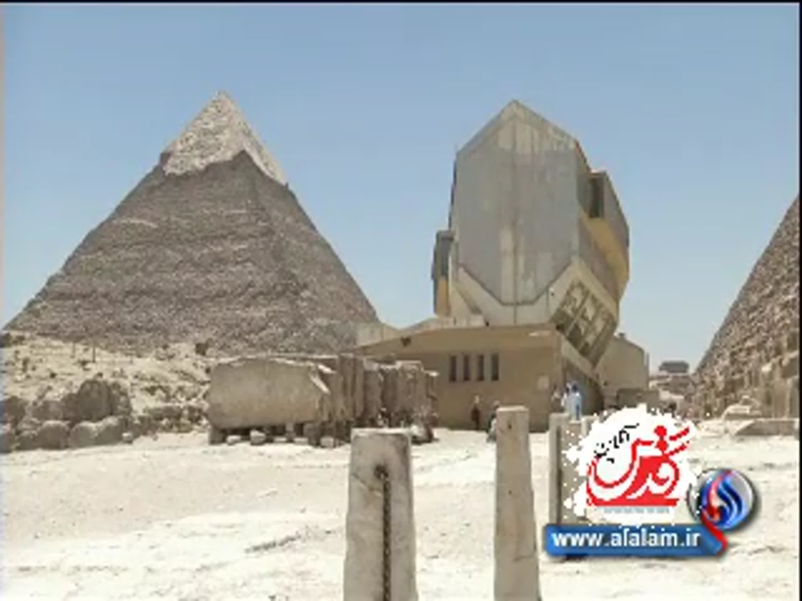 فیلم/ بیرون کشیدن قایق خورشیدی فرعون مصر