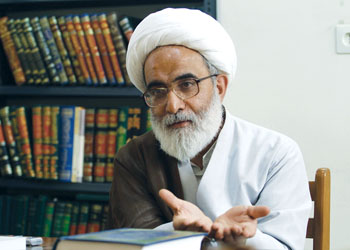 توصیه استاد اخلاق حوزه علمیه قم به استادان حوزه؛ آموزه های دین را با اخلاق عملی به طلبه ها منتقل کنید
