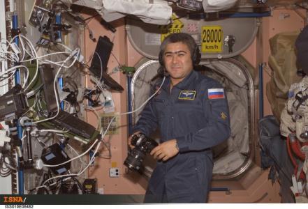 فضانورد مسلمان روس با نامهای ایرانی در خانه اش زندگی میکند