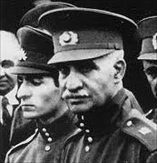 به بازی گرفتن اداب و سنن دینی توسط خاندان پهلوی