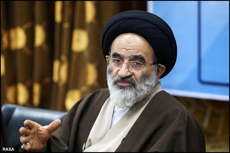 نقطه‎های امید در انقلاب اسلامی بسیار است/ بزرگ‌ترین خیانت ناامید کردن مردم است/ ایران به رهبری امام خامنه‎ای یک ابرقدرت است