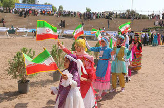 جشنواره ملی بازی های بومی و محلی کشور در رفسنجان آغاز شد