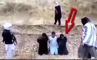 یک اسیر، اعدام کنندگانش را کشت +فیلم