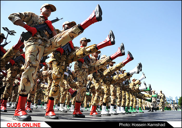 مراسم رژه نیروهای مسلح ارتش استان لرستان برگزار شد