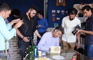 جشن امضای کتاب «هنر شفاف اندیشیدن» در رفسنجان برگزار شد