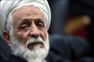 احمدی‌نژاد در مقابل توصیه رهبری بگوید، چشم !