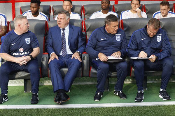 نیمکت نفرین شده تیم ملی فوتبال انگلستان/ هیچ مربی جانشین آلاردایس نمی شود!