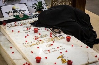دیدار با همسر شهید «عماد مغنیه» / 104 شهید مدافع حرم در «بهشت حضرت زینب» + تصاویر