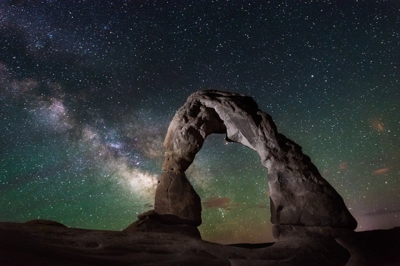 آشنایی با ۱۰ ستاره پرنور آسمان شب در گنبد مینا