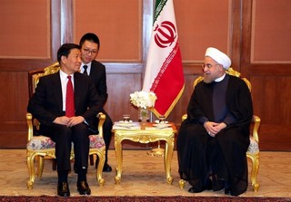 چین در بازگرداندن صلح و ثبات در منطقه نقش موثر ایفا کند/ایران و چین از فرصت های پسا برجام برای تحقق روابط راهبردی بهره بگیرند