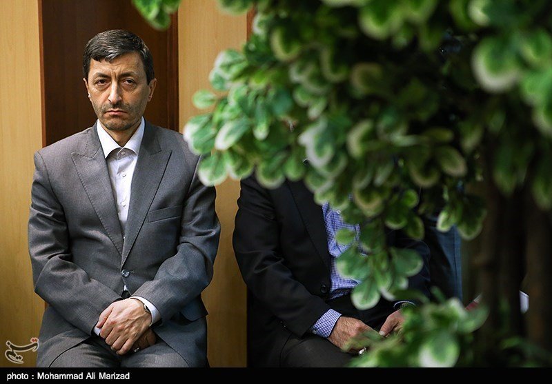 احمدی‌نژاد در قضیه مشایی ضد امر رهبری عمل کرد / یک ریال از صدقات مردم در عراق و لبنان خرج نشده است