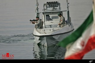 ایران آمادگی رویارویی دریایی با ناوشکن‎های آمریکا را دارد