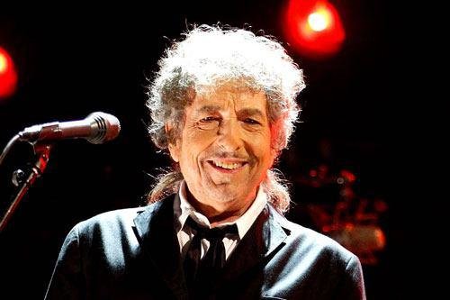 بی تفاوتی باب دیلن نسبت به دریافت نوبل ادبیات