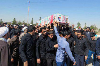 وداع مردم رفسنجان با پیکر اولین شهید روحانی مدافع حرم