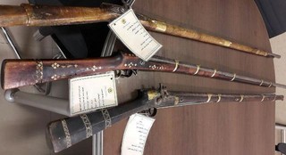 نمایش سه قبضه سلاح تاریخی در موزه مشروطه جونقان