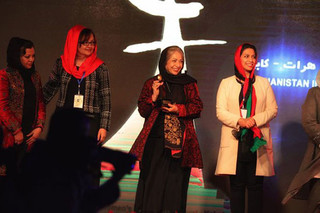 بنی اعتماد، برگزیده جشنواره فیلم زنان هرات