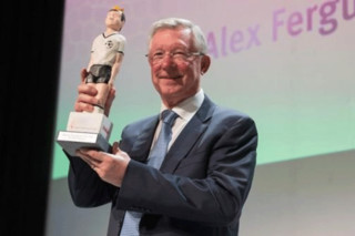 فرگوسن در آلمان جایزه بنسمان را دریافت کرد