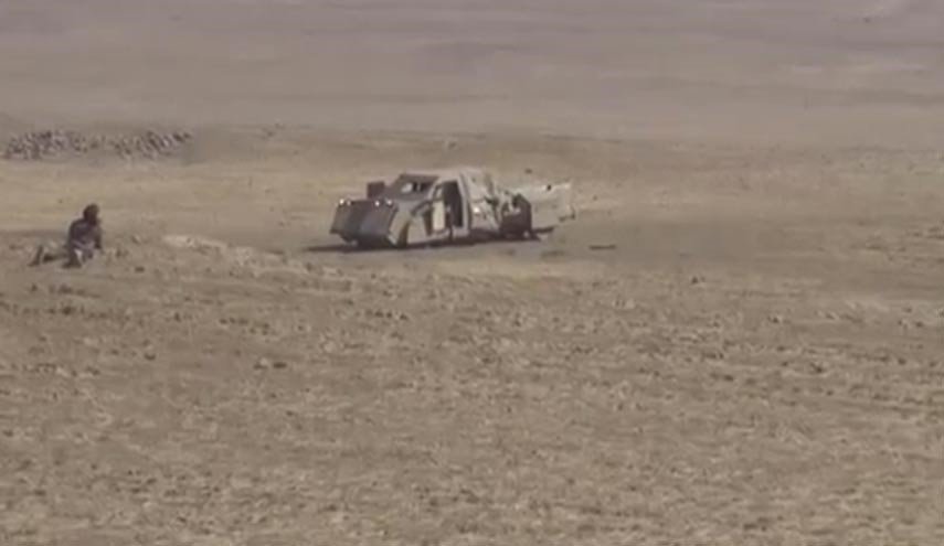 فیلم / شلیک به خودروی داعش از فاصله نزدیک