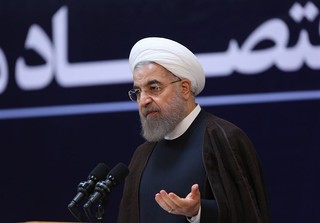 «رشد اقتصادی» که مردم از آن سود نبردند بی فایده است/  واقعیت های اقتصاد ایران با سخنان رئیس جمهور همخوانی ندارد