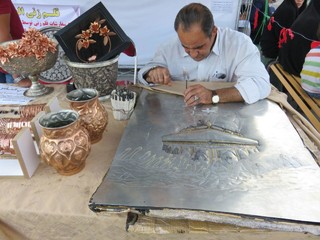بازارهای ایرانی با صنایع دستی ایرانی قهرند