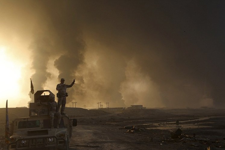 فیلم / داعش چاه‌‎های نفت و سولفور موصل را آتش زد