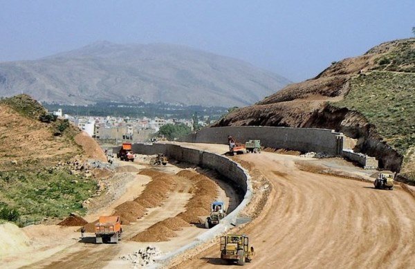 ۱۳۵۰ کیلومتر آزاد راه در کشور در دست احداث است