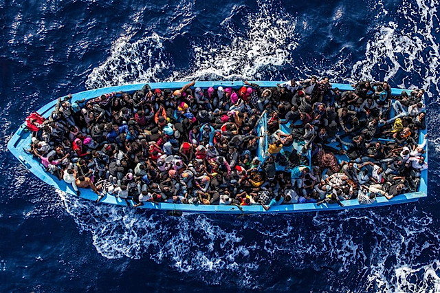 احتمال غرق شدن ۲۵۰ پناهجو در دریای مدیترانه
